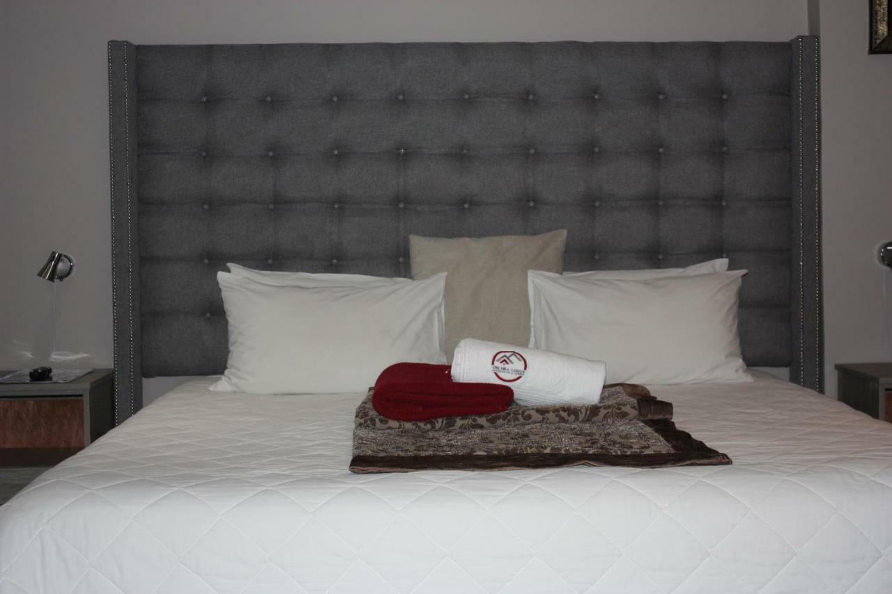 On Hill Lodge Bloemfontein Esterno foto