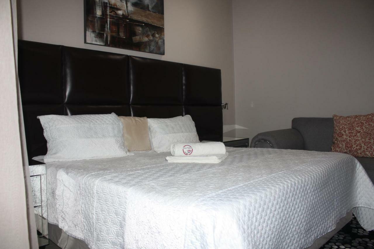 On Hill Lodge Bloemfontein Esterno foto