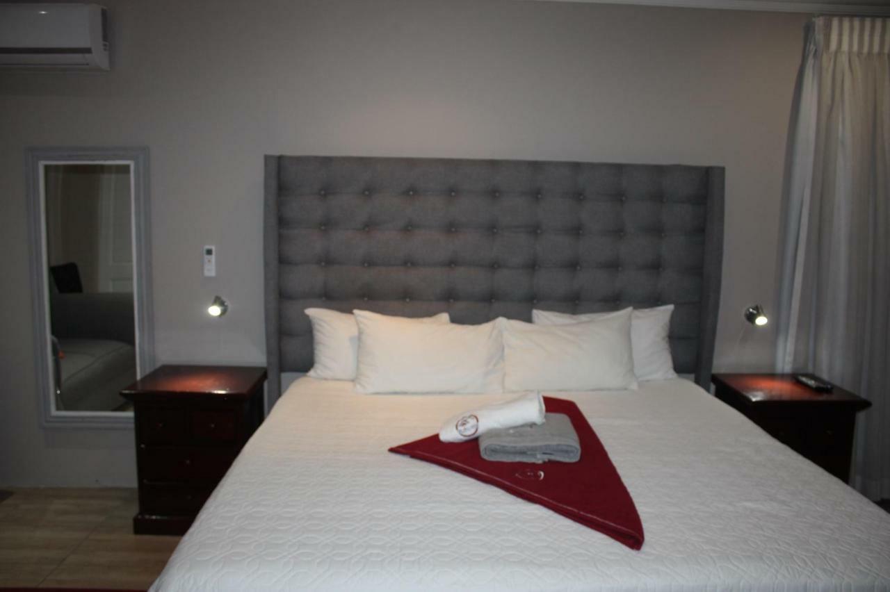 On Hill Lodge Bloemfontein Esterno foto