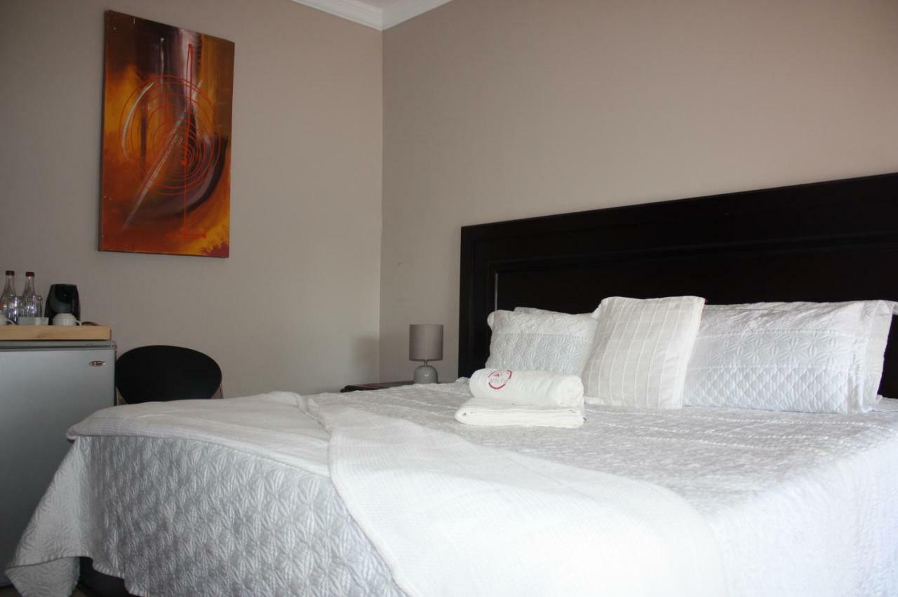 On Hill Lodge Bloemfontein Esterno foto